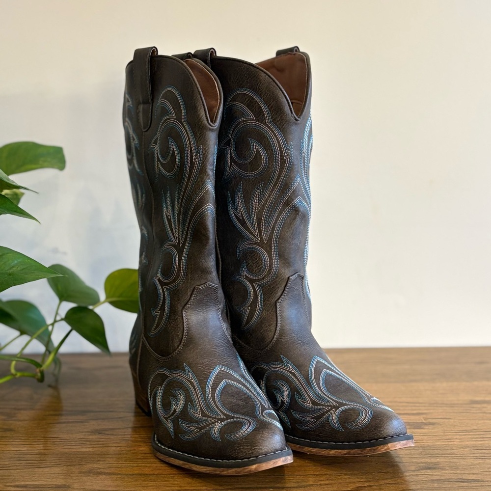 NEVER WORN cowboy boots